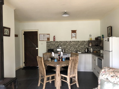 St Helens Country Cottages - Dalby Accommodation 3