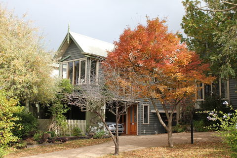 Oak Tree Lodge - Dalby Accommodation 0