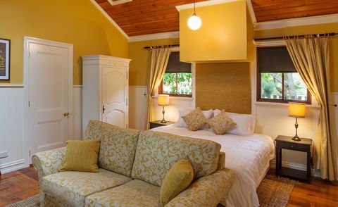 Oak Tree Lodge - Dalby Accommodation 4