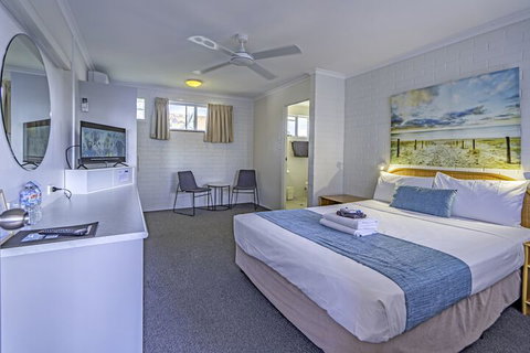 Blue Waters Motel - Dalby Accommodation 7