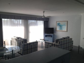Breakers Apartments Mollymook - Dalby Accommodation 6