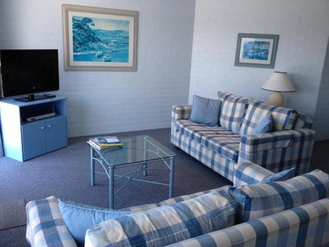 Breakers Apartments Mollymook - Dalby Accommodation 5