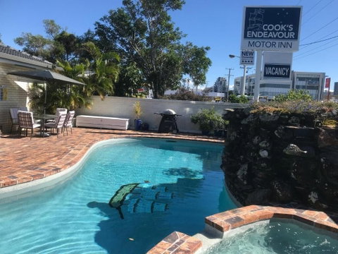 Cook's Endeavour Motor Inn - Dalby Accommodation 1