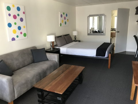 Cook's Endeavour Motor Inn - Dalby Accommodation 2