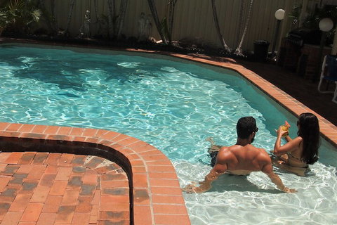 Le Chelsea Holidays - Dalby Accommodation 1