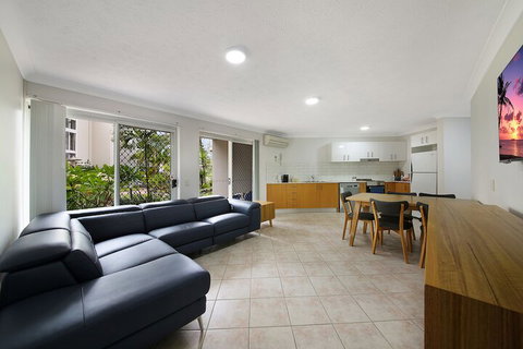 Le Chelsea Holidays - Dalby Accommodation 6