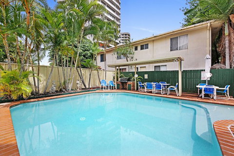 Le Chelsea Holidays - Dalby Accommodation 2