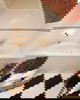 Mary Card's Coach House - Dalby Accommodation 3