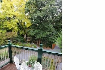 Mary Card's Coach House - Dalby Accommodation 1