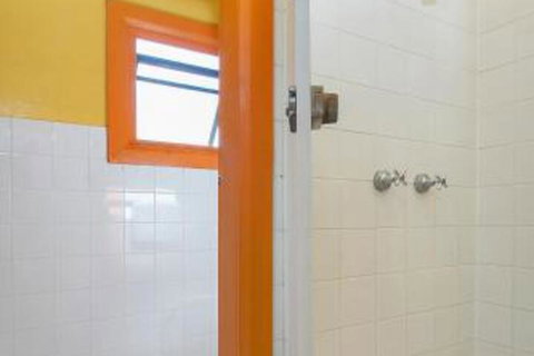 Caravella Central - Dalby Accommodation 5