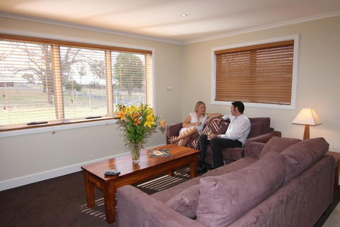 Moore Park Apartments - Dalby Accommodation 6