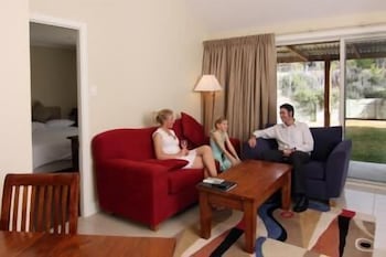 Moore Park Apartments - Dalby Accommodation 0