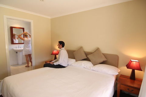 Moore Park Apartments - Dalby Accommodation 3