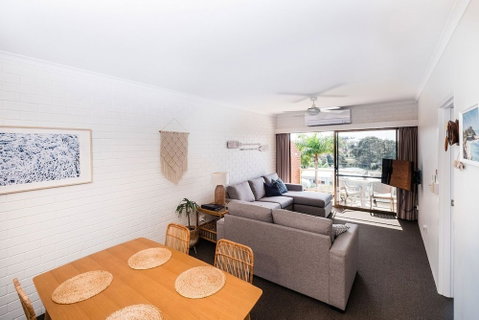Mollymook Seascape Motel & Apartments - Dalby Accommodation 6