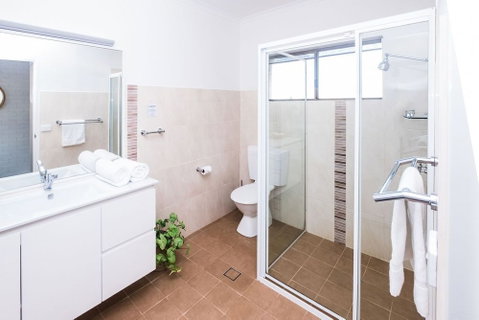 Mollymook Seascape Motel & Apartments - Dalby Accommodation 5