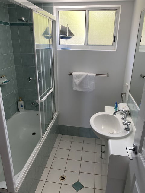 Aqua Promenade Beachfront Apartments - Dalby Accommodation 5