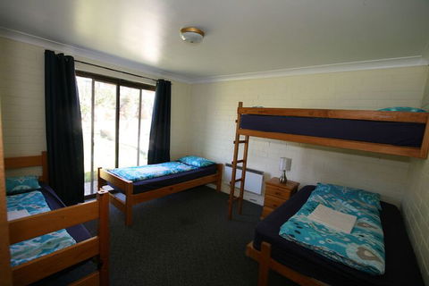 Alpha Centauri Townhouses - Dalby Accommodation 4