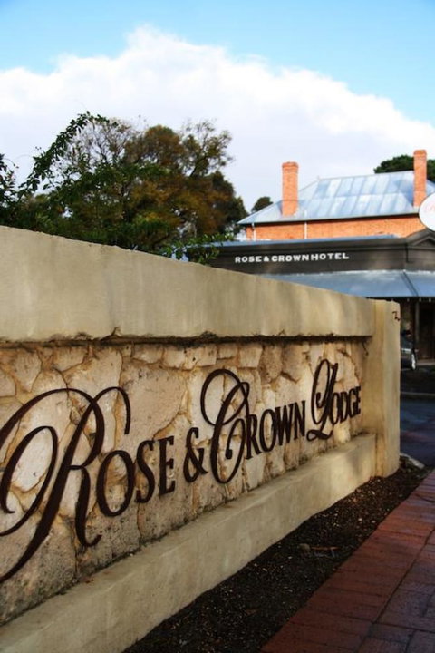 Rose & Crown Hotel - Dalby Accommodation 0