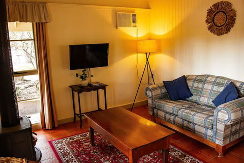 Kalimna Woods Cottages - Dalby Accommodation 5