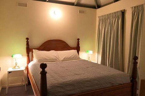 Kalimna Woods Cottages - Dalby Accommodation 6