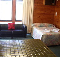 Aaroona Holiday Resort - Dalby Accommodation