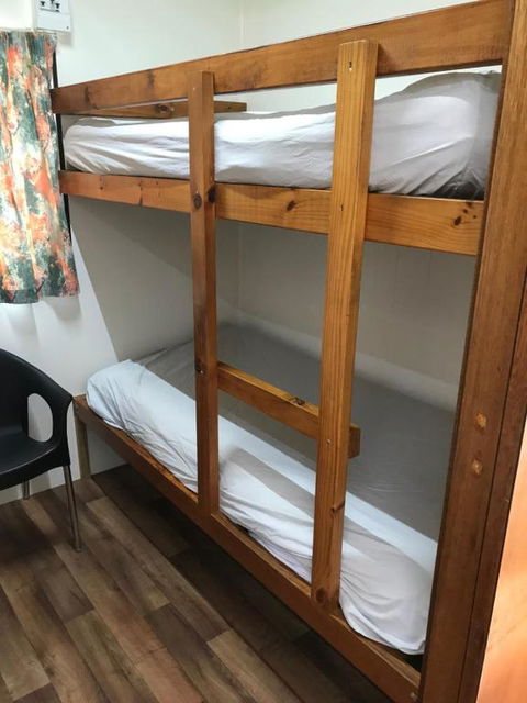 Lake Albert Caravan Park - Dalby Accommodation 1