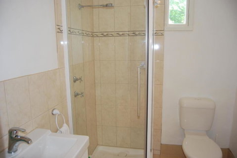 Jacaranda Cottage - Dalby Accommodation 2