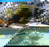 Salamander Beach Accommodation Adults Only - Dalby Accommodation