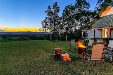 Vineyard Hill - Dalby Accommodation 2