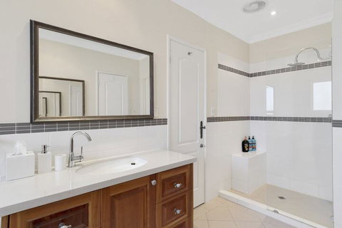 Sorrento Beach Bed & Breakfast - Dalby Accommodation 5