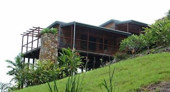 A Sacred Mountain Retreat - Dalby Accommodation 0