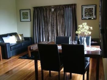 A Sacred Mountain Retreat - Dalby Accommodation 5