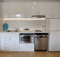 Crest Apartments Byron Bay - Dalby Accommodation