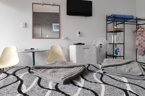 Beachhouse Mollymook - Dalby Accommodation 4