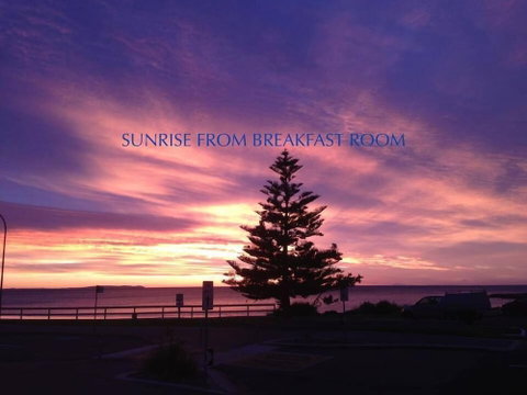 Beachhouse Mollymook - Dalby Accommodation 3