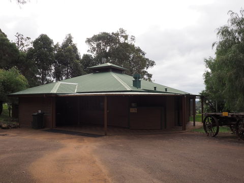 Augusta Sheoak Chalets - Dalby Accommodation 0