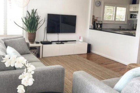 The Seaside Beachhouse Mollymook - Dalby Accommodation 6