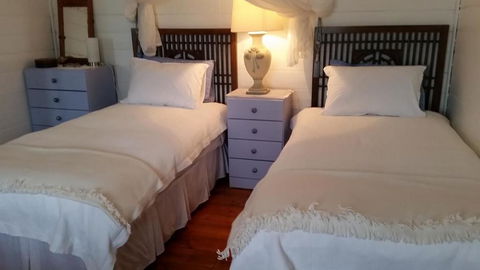 C & As Cottage - Dalby Accommodation 4