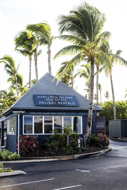Yacht Club Villas - Dalby Accommodation 0
