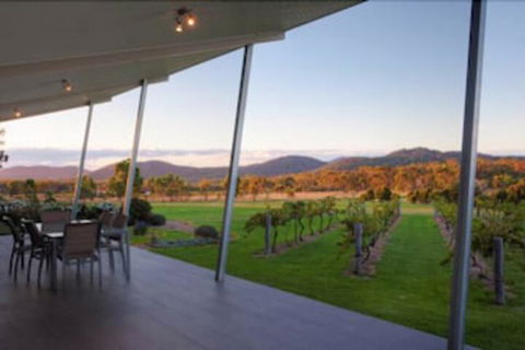 Azjure Studio Retreat - Dalby Accommodation 5