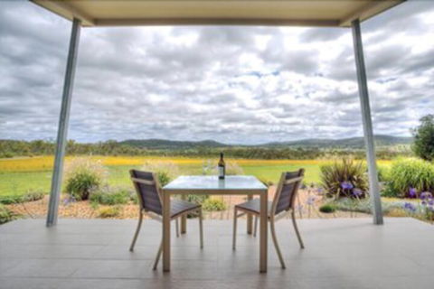 Azjure Studio Retreat - Dalby Accommodation 6