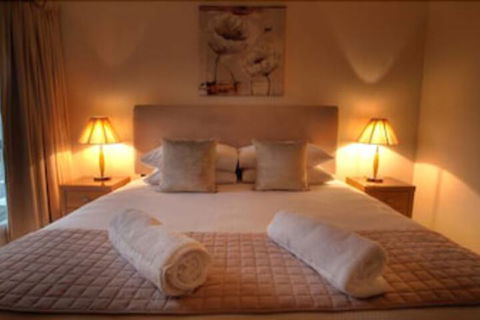 Azjure Studio Retreat - Dalby Accommodation 2