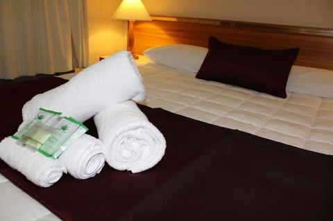 Tabourie Lake Motel - Dalby Accommodation 5