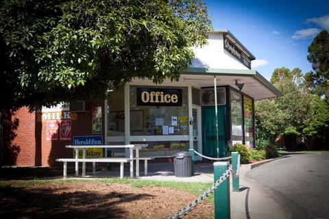 Strayleaves Caravan Park - Dalby Accommodation 1