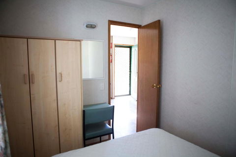 Strayleaves Caravan Park - Dalby Accommodation 5