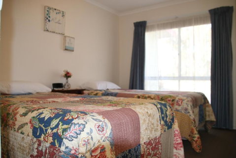 Donkey Tales Farm Cottages - Dalby Accommodation 2