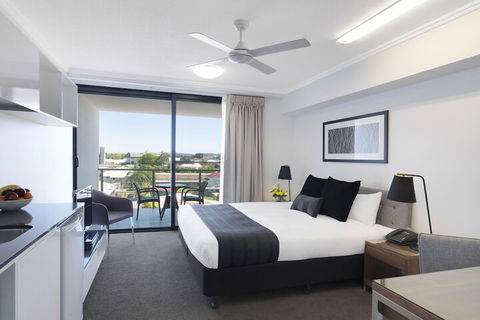Oaks Mackay Carlyle Suites - Dalby Accommodation 5