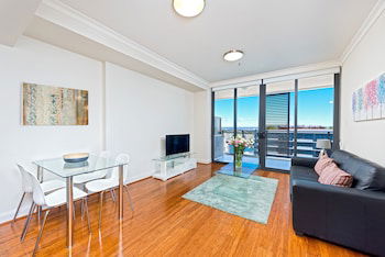 Astra Apartments Rhodes - Dalby Accommodation 6