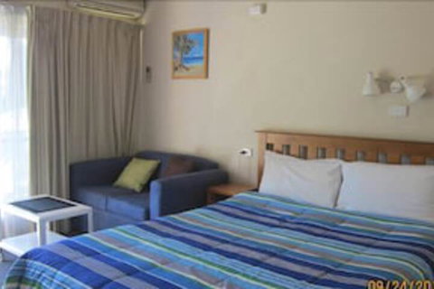 Mollymook Motel - Dalby Accommodation 4