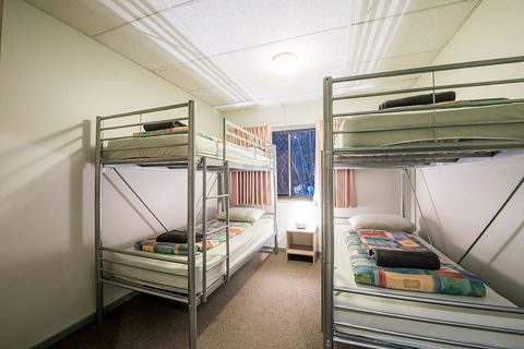 Falls Creek Country Club - Dalby Accommodation 5